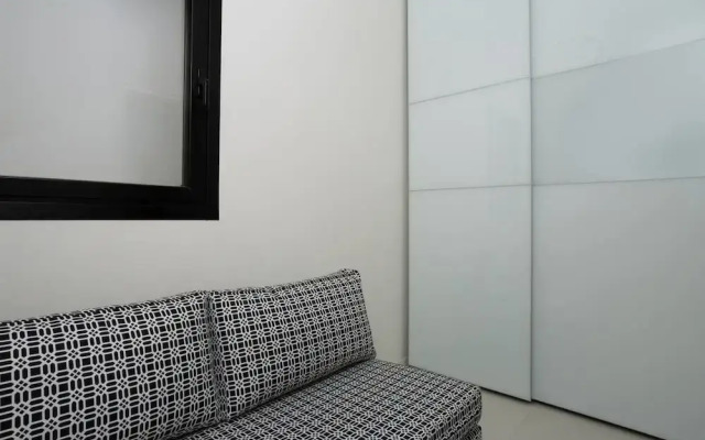 Lovely 1BR in White city by HolyGuest