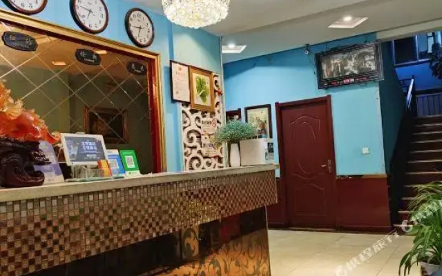 Zhongzhou Business Hotel