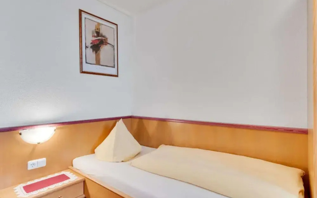Quaint Apartment in Hainzenberg near Horbergbahn