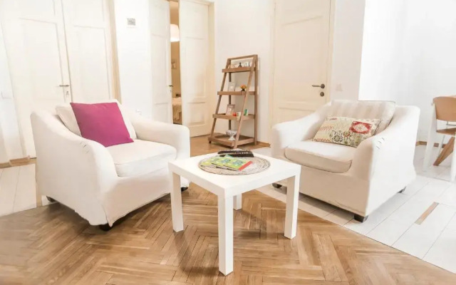 Tbilisi center 2 BD 80sq with Balcony and High ceiling
