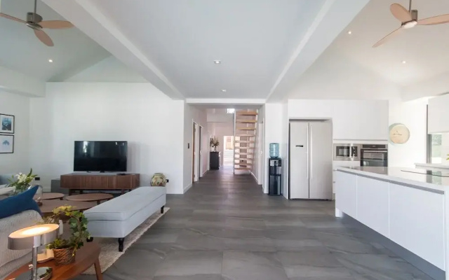 Seaview Pool Villa 3BR - Monkey Villa