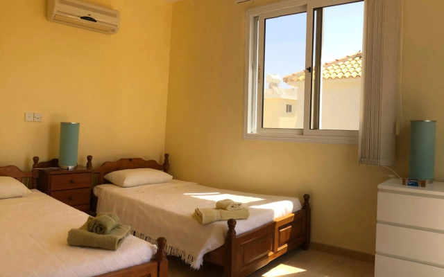 Villa Lola
