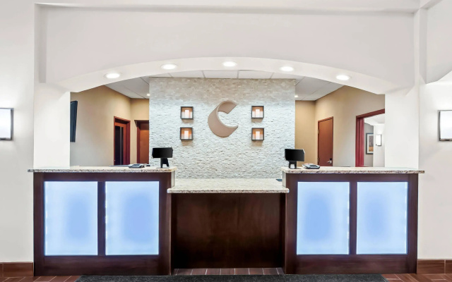 Comfort Inn & Suites