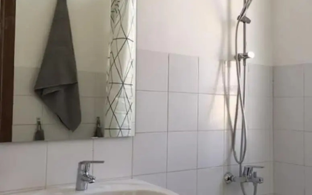 Tomarhousing