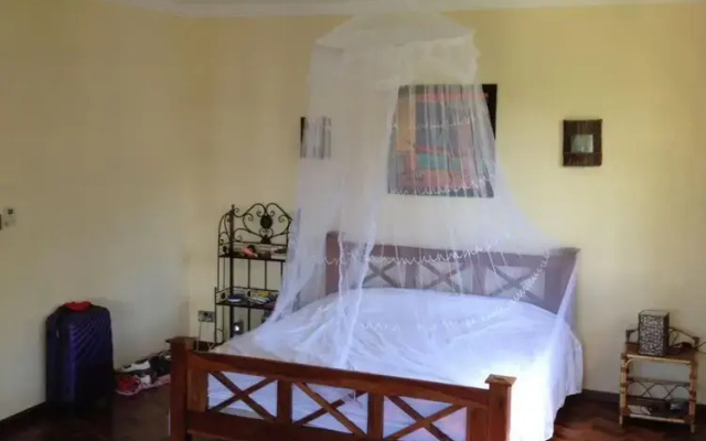 Beautiful 4-bed Villa Pool & Maid in La Preneuse