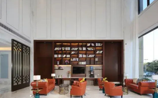 Vienna International Hotel (Nanning Wuming University Town Xiuqiu Square Branch)