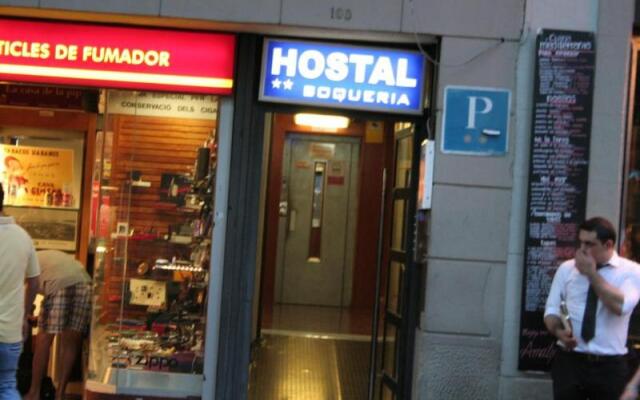 Отель Hostal Boqueria вид на фасад