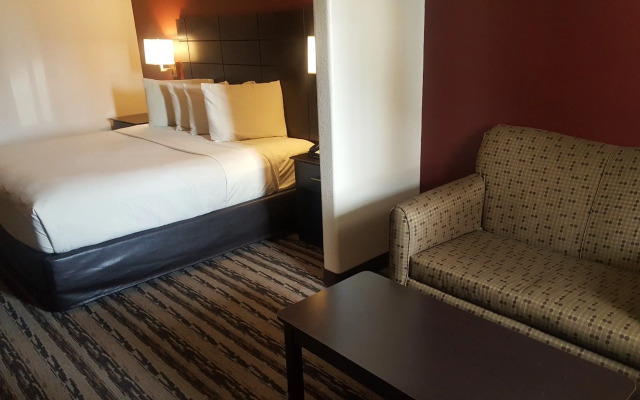 Red Roof Inn & Suites Houston - Humble/IAH Airport