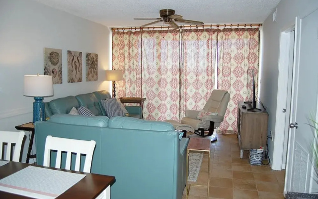 Gulf Village 413