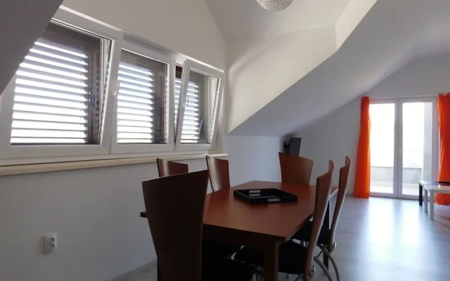 Coloured - Apartments on Island - A4 - Bijeli :