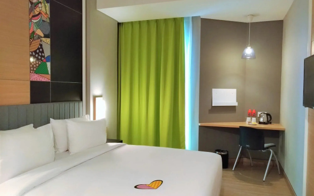 MaxOneHotels.com at Platinum Hayam Wuruk Jakarta
