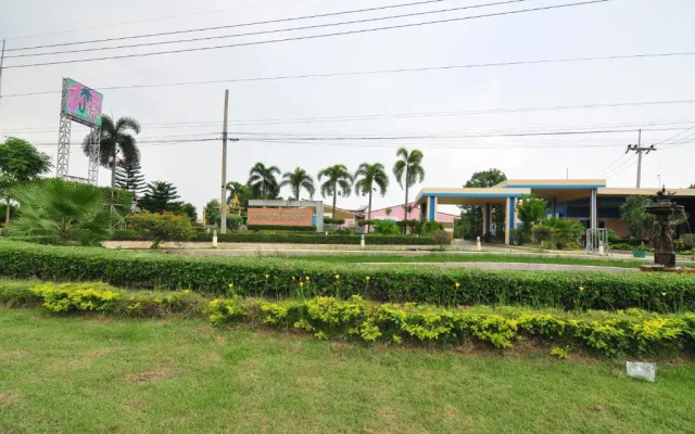 The Palm Resort Kampeang Saen