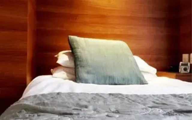 The Avalon House B & B