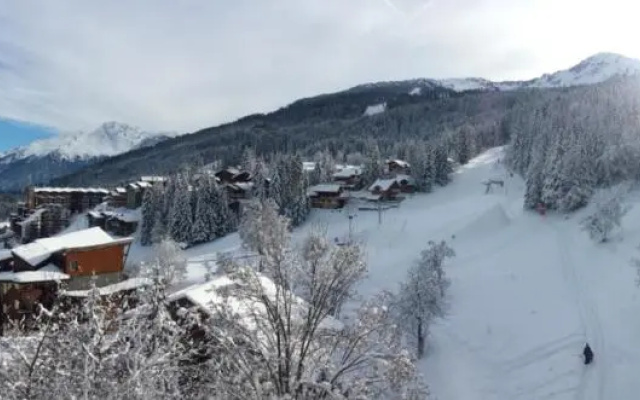 Appartement en résidence skis aux pieds avec sauna