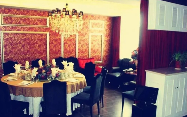Roman Holiday Hotel (Wuhan Xibei Lake)