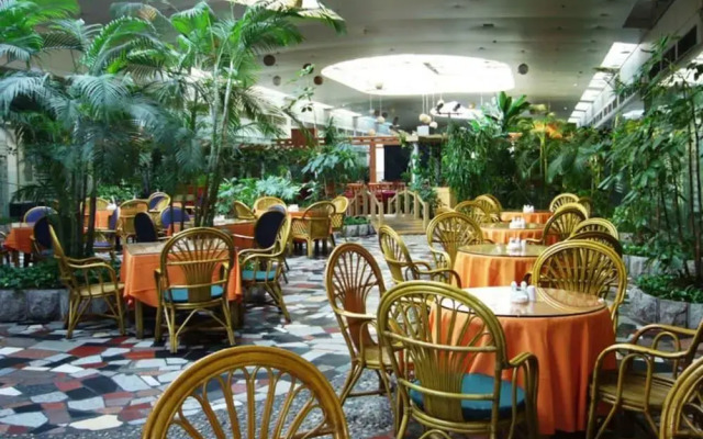 Tianjin Super Garden Hotel