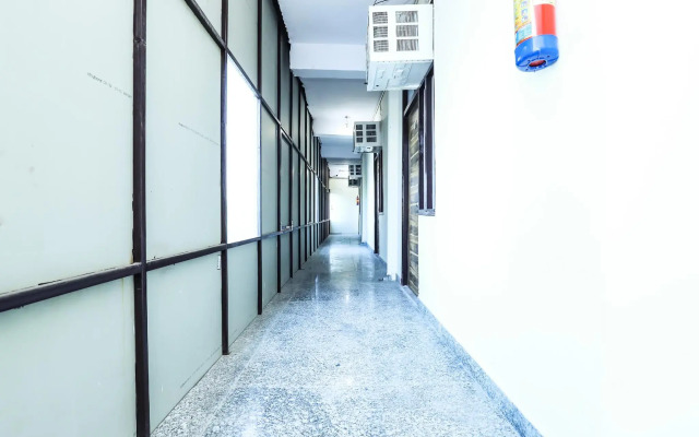 OYO 29565 Ra Felicity Inn