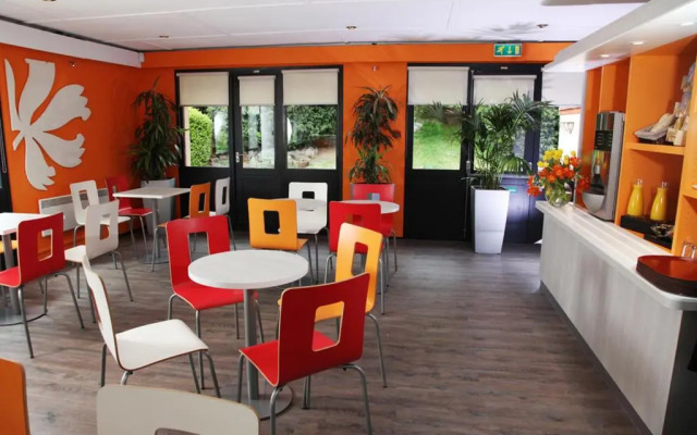 The Crossway Hotel, Coventry South, Part of the AG Collection