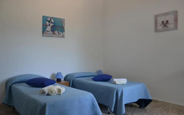 Casa indipendente immersa nel verde con vista mare
