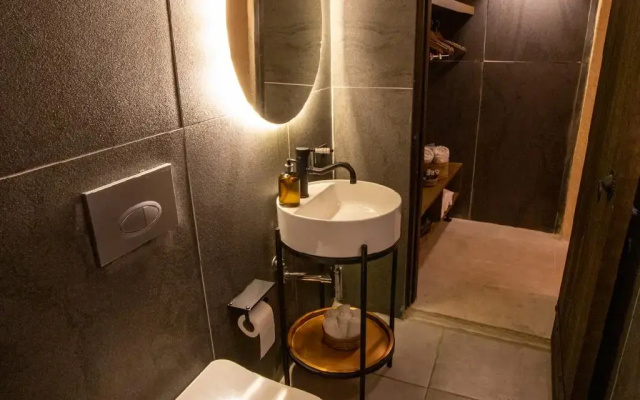 Mirsoum Hotel