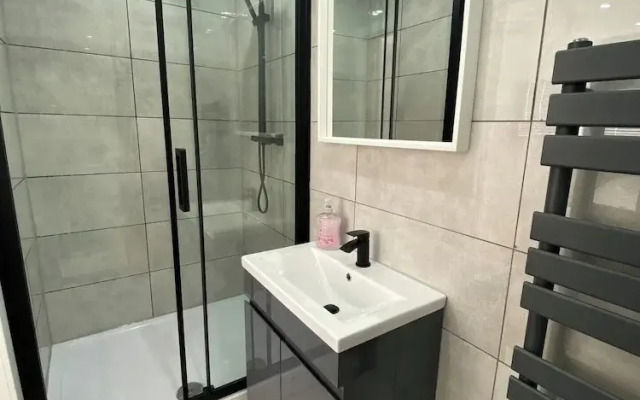 Luton City Retreat - Spacious 3 Bedroom Apartment