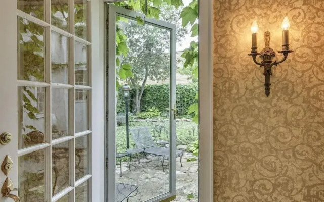 Victorian Ivy