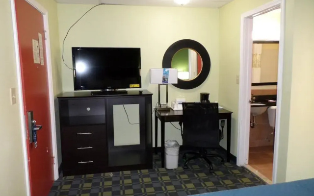 Travelodge Cleveland Lakewood