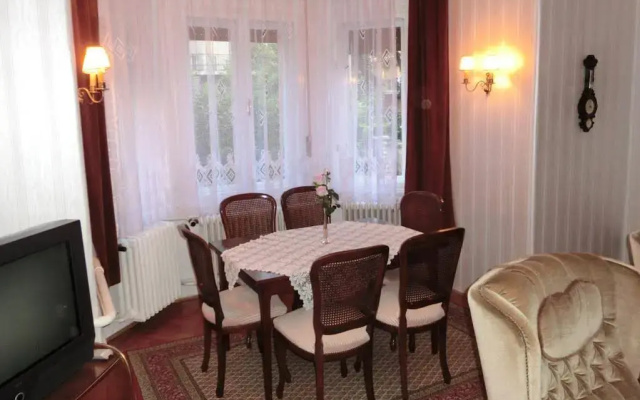 City-Haus in Budapest mit Garten