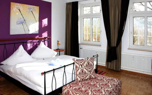 Quaint Apartment with Balcony in Bad Pyrmont near River