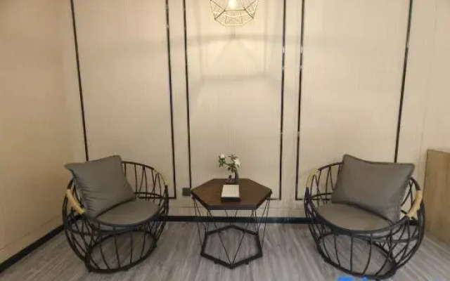 Yijia 365 Chain Hotel (Jingxin Street Store, Jingxian County)