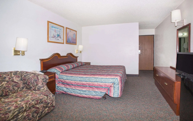 Super 8 By Wyndham Limon