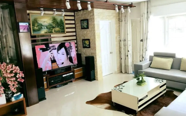 Kat Villa