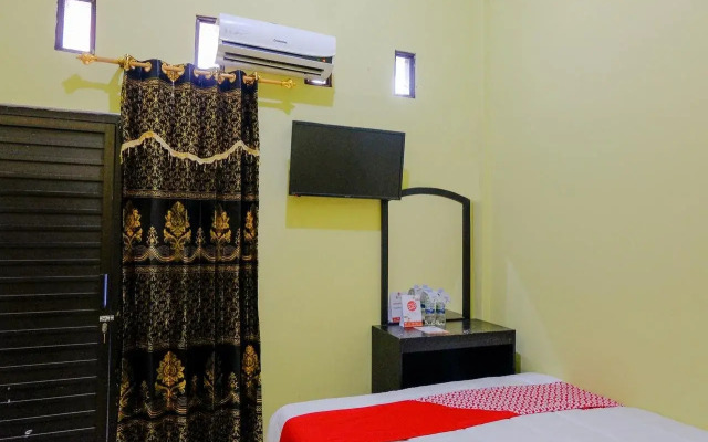OYO 1784 Hj. Aniek Residence