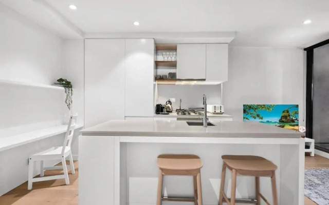 Stylish Apartment in Ikebana Complex