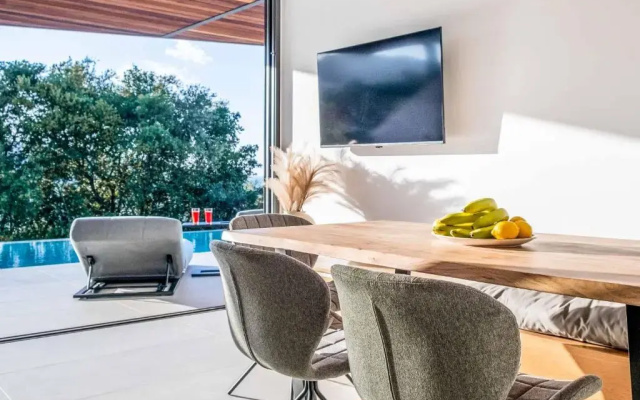 Villa Beyond the Dream