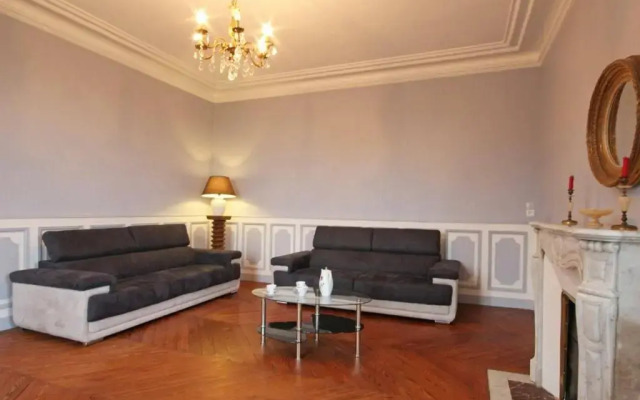 Gîte Neuvy-au-Houlme, 5 pièces, 9 personnes - FR-1-497-11