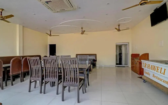 Tr Haweli Family Restaurant by OYO Rooms