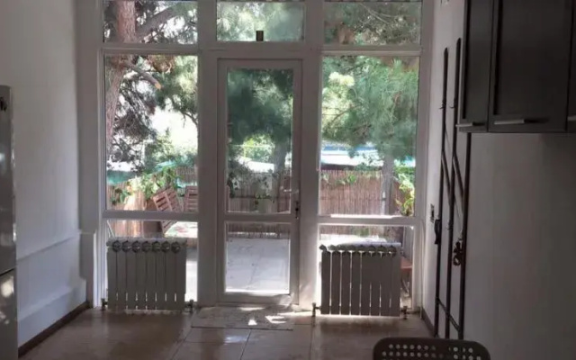 На Вишневой