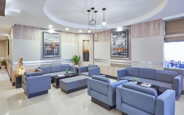 Adelphi Suites Bangkok