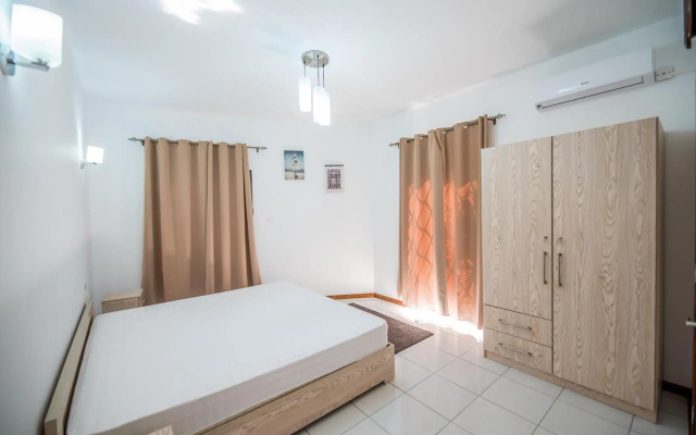 Jade Apartment