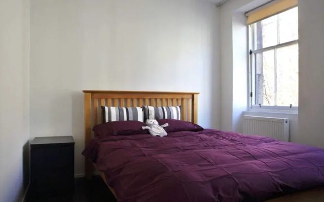 Central Apartment for the Fringe