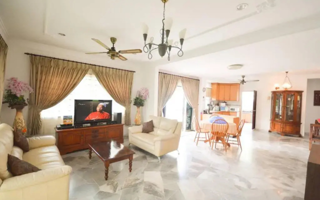 Homestay PD Villa 969 with Private Pool