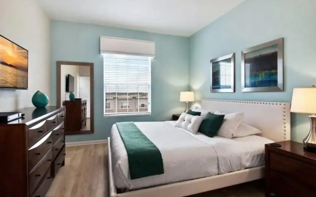 Penthouse Prize. 3 Bedroom Condo by Redawning