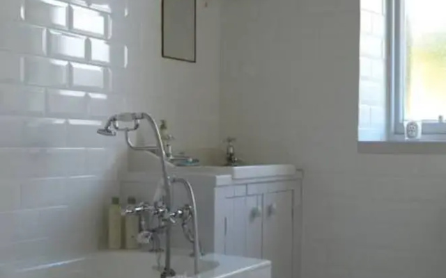 3 Bedroom Flat In Duddingston Village