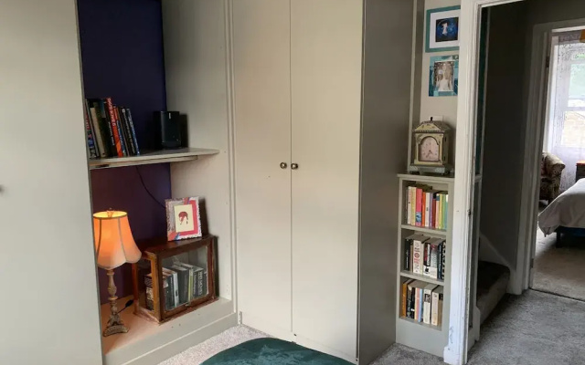 Hebden Bridge - House - Sleeps 8 - Pet Friendly
