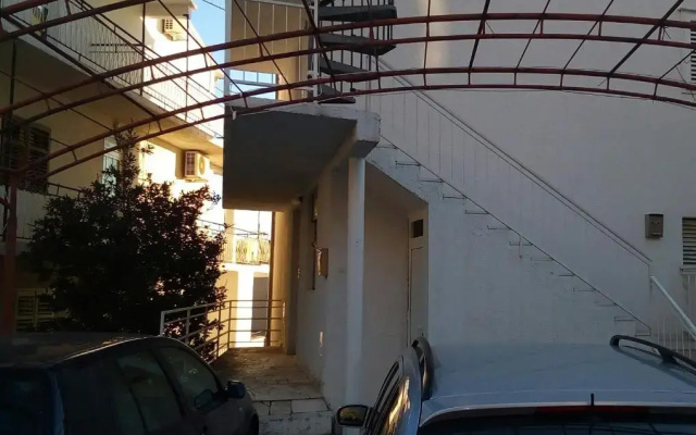 Studio Apartment Markomatea