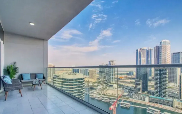 Waterfront 2BR w Canal View Near Burj Khalifa