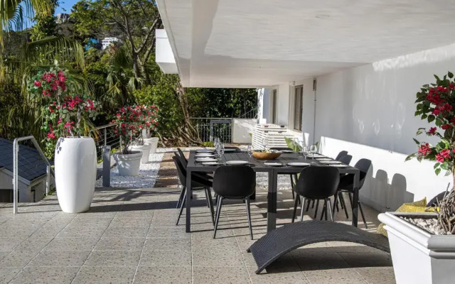 Clifton YOLO Spaces – Clifton Mansion Villa