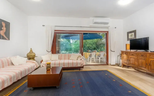 Awesome Home in Njivice With Wifi and 2 Bedrooms