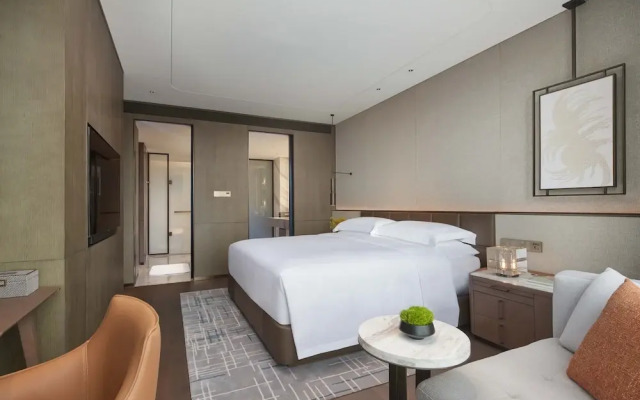 Intercontinental Zhengzhou by IHG